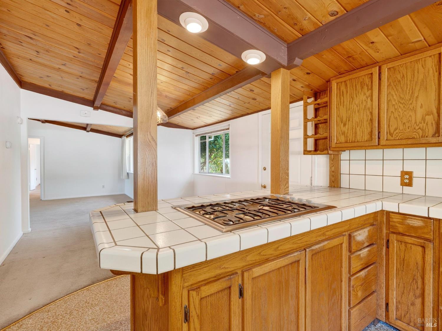 Detail Gallery Image 12 of 40 For 810 Mendocino Dr, Ukiah,  CA 95482 - 4 Beds | 2 Baths