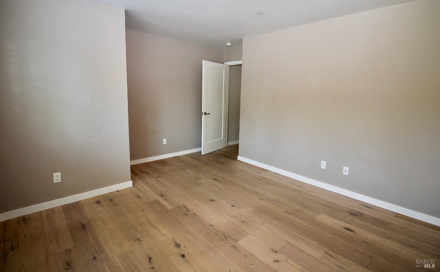 Detail Gallery Image 8 of 18 For 6 Juno Rd, Tiburon,  CA 94920 - 4 Beds | 2 Baths