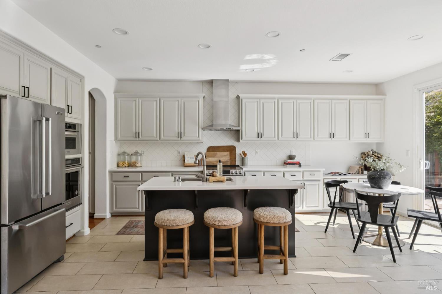 Detail Gallery Image 14 of 52 For 24 Sunny Cove Dr, Novato,  CA 94949 - 5 Beds | 3/1 Baths