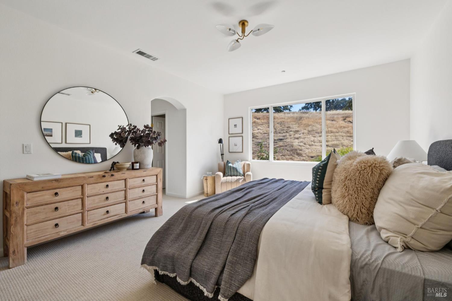 Detail Gallery Image 24 of 52 For 24 Sunny Cove Dr, Novato,  CA 94949 - 5 Beds | 3/1 Baths