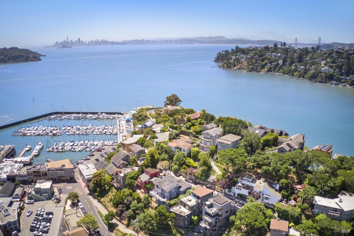 Detail Gallery Image 34 of 47 For 84 Eastview Ave, Tiburon,  CA 94920 - 3 Beds | 2/1 Baths