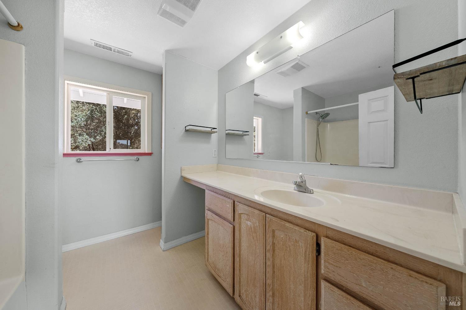 Detail Gallery Image 39 of 68 For 457 Miramonte Ave, Lakeport,  CA 95453 - 4 Beds | 2/1 Baths