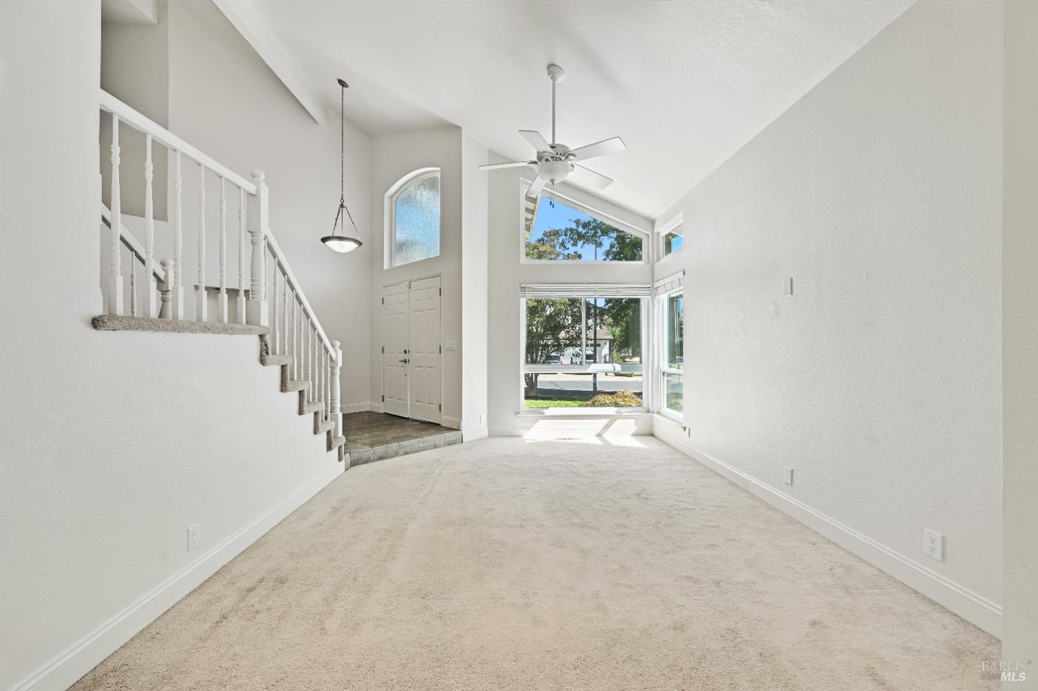 Detail Gallery Image 5 of 34 For 9472 Wellington Cir, Windsor,  CA 95492 - 4 Beds | 2/1 Baths