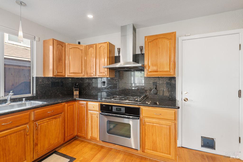 Detail Gallery Image 12 of 34 For 201 James River Rd, Vallejo,  CA 94591 - 3 Beds | 2/1 Baths
