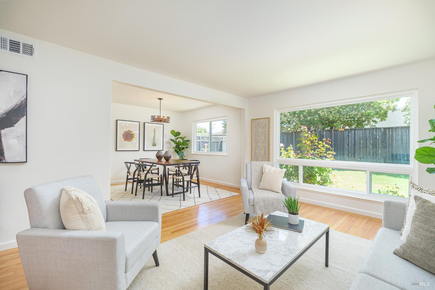 Detail Gallery Image 6 of 38 For 160 Golden Hind Psge, Corte Madera,  CA 94925 - 3 Beds | 2 Baths