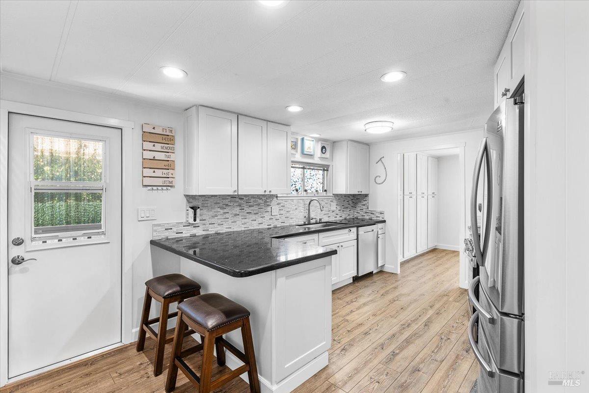 Detail Gallery Image 1 of 35 For 318 Rustic Ln, Rohnert Park,  CA 94928 - 2 Beds | 2 Baths
