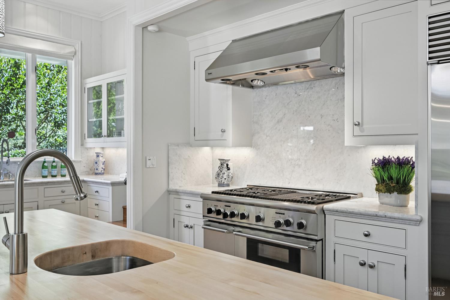 Detail Gallery Image 13 of 57 For 436 Green Glen Way, Mill Valley,  CA 94941 - 4 Beds | 3/1 Baths