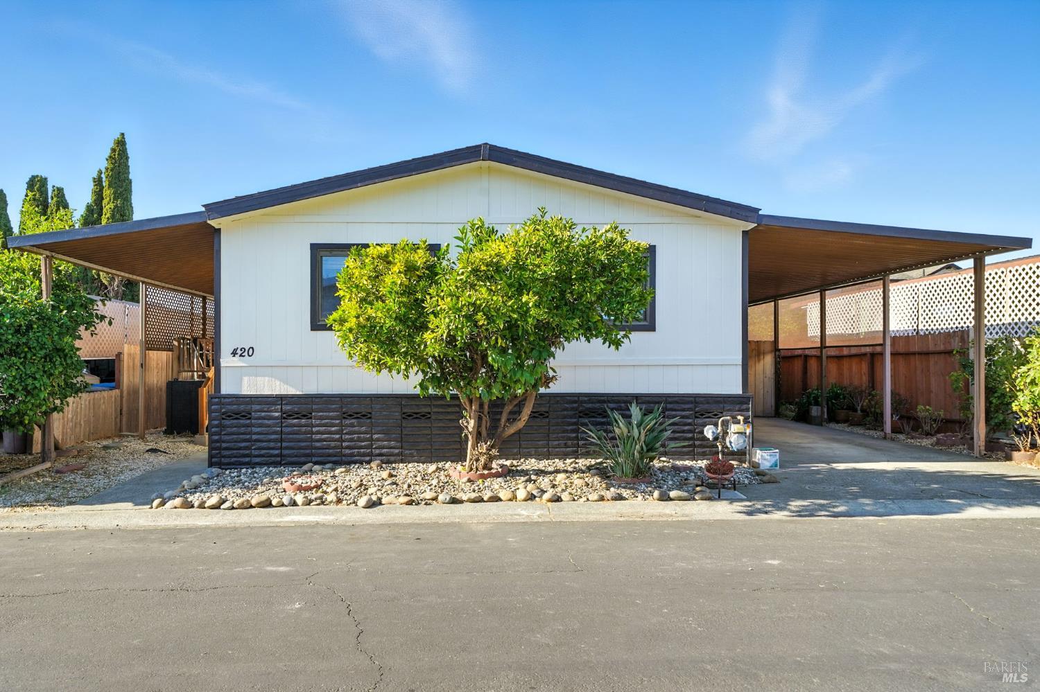 Detail Gallery Image 1 of 27 For 420 Sandstone Dr, Vallejo,  CA 94589 - 3 Beds | 2 Baths
