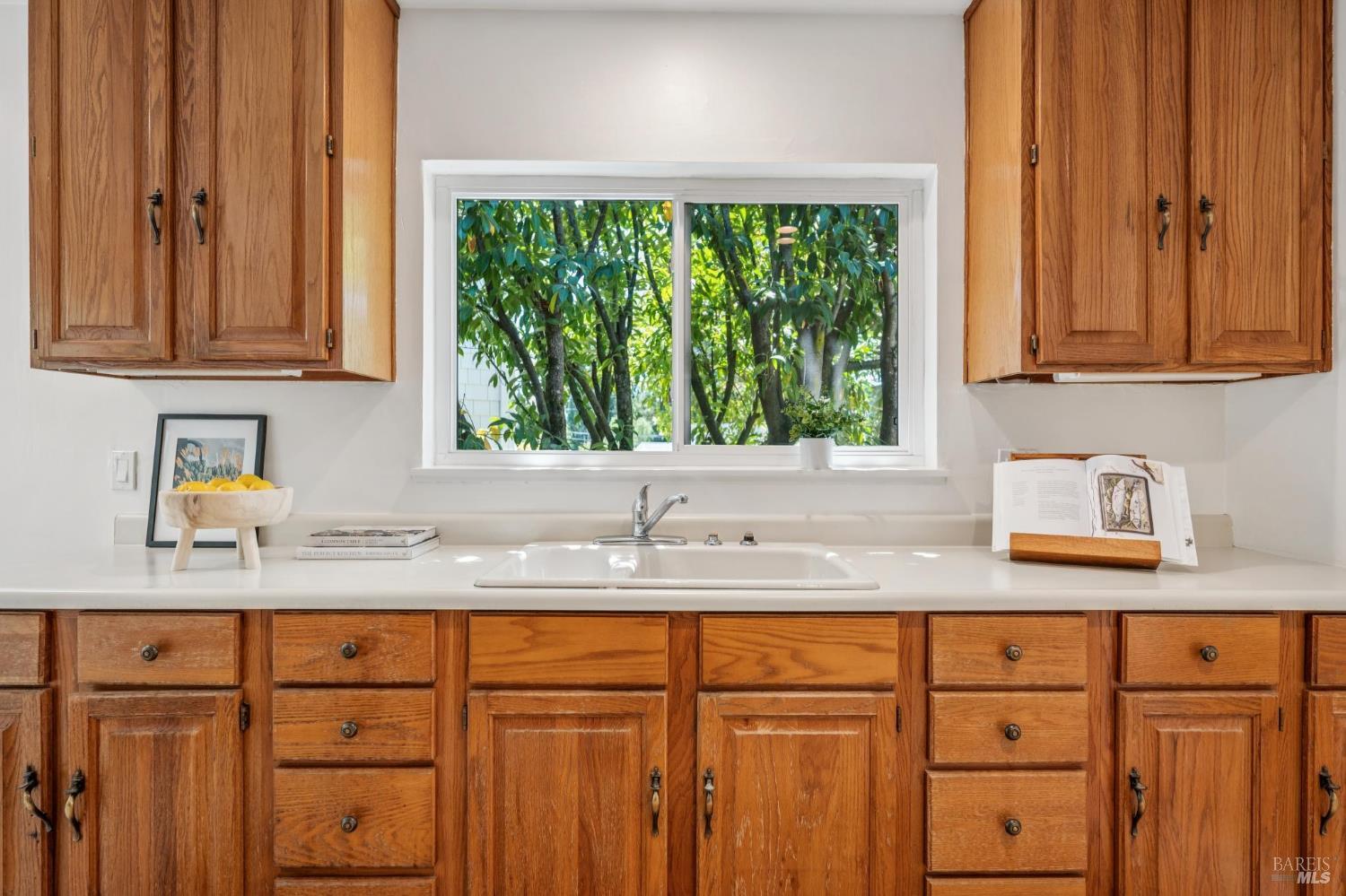 Detail Gallery Image 17 of 38 For 224 Elm Ave, Mill Valley,  CA 94941 - 2 Beds | 1 Baths