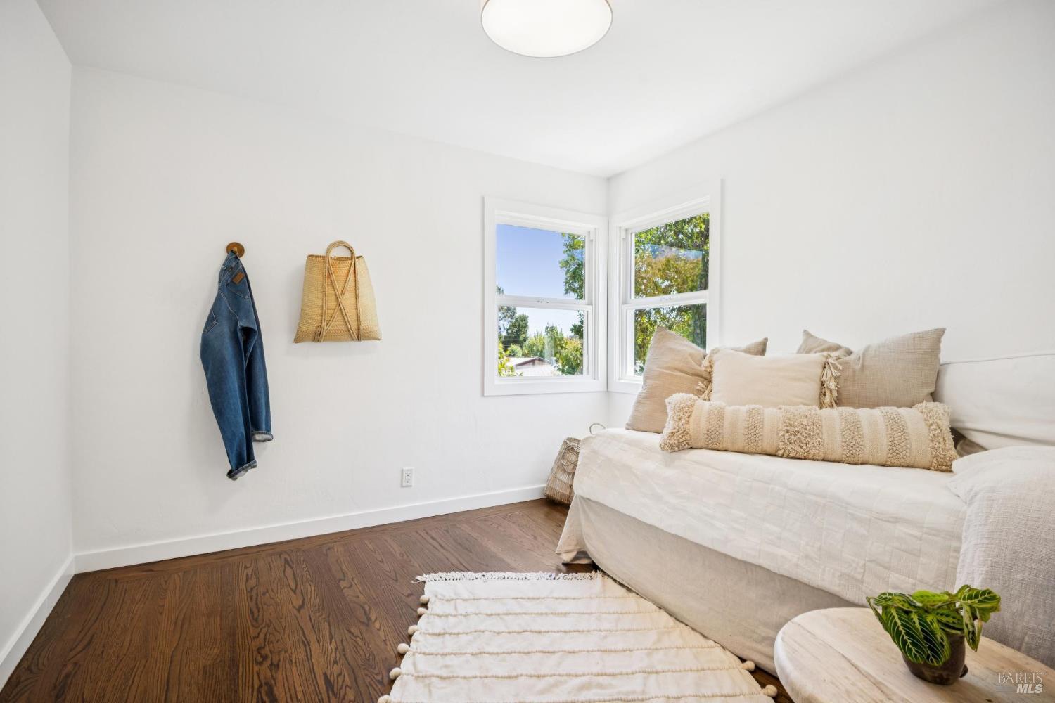 Detail Gallery Image 25 of 41 For 16 Marion Ct, Novato,  CA 94945 - 3 Beds | 1 Baths
