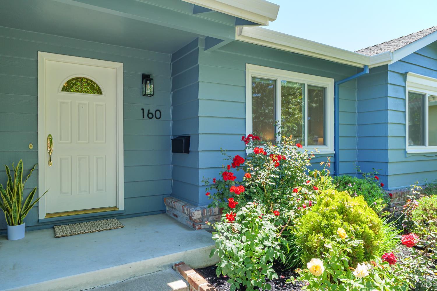 Detail Gallery Image 3 of 38 For 160 Golden Hind Psge, Corte Madera,  CA 94925 - 3 Beds | 2 Baths