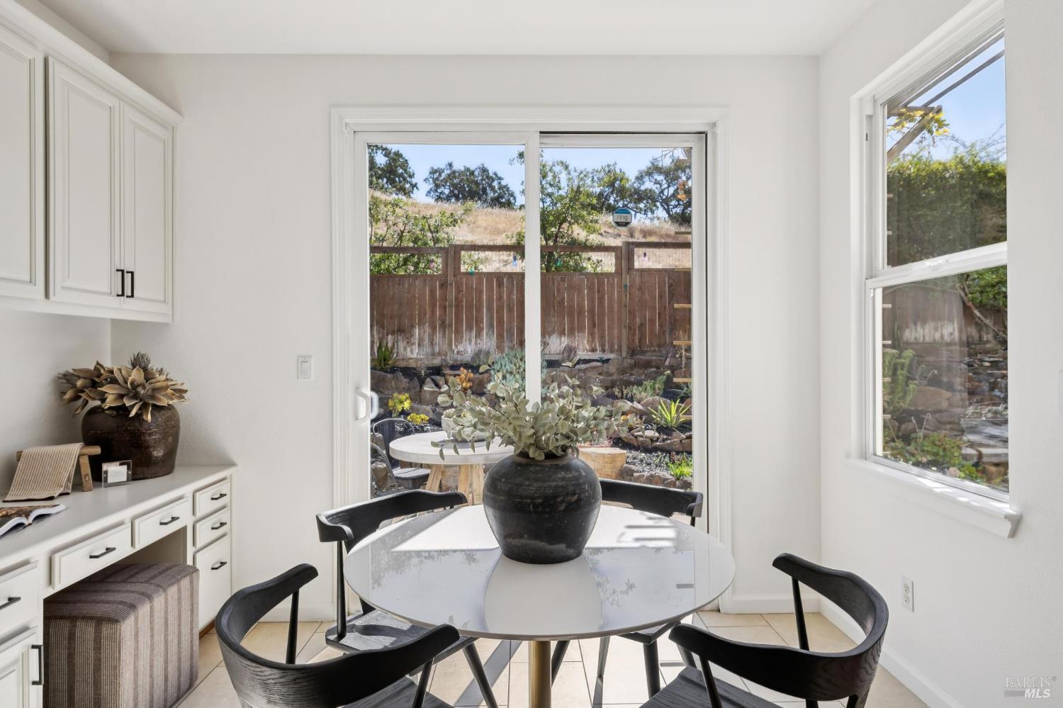 Detail Gallery Image 22 of 52 For 24 Sunny Cove Dr, Novato,  CA 94949 - 5 Beds | 3/1 Baths
