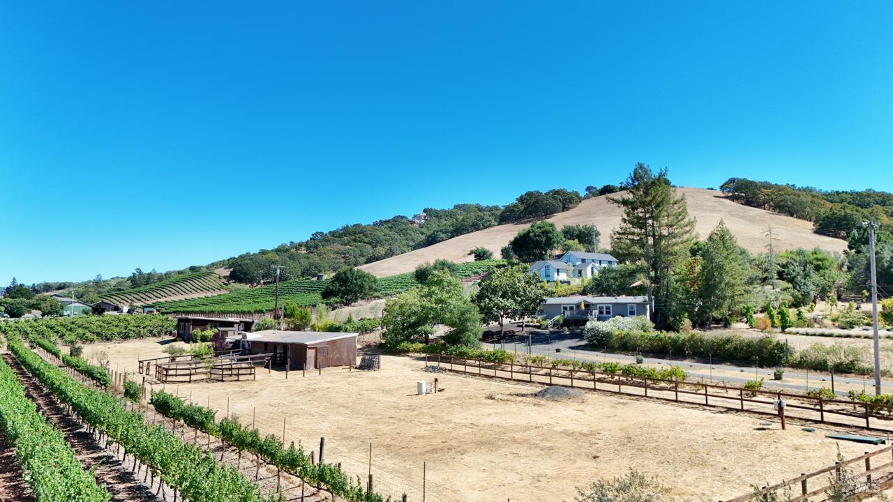 Detail Gallery Image 7 of 12 For 1130 Lawndale Rd, Kenwood,  CA 95452 - 2 Beds | 2 Baths