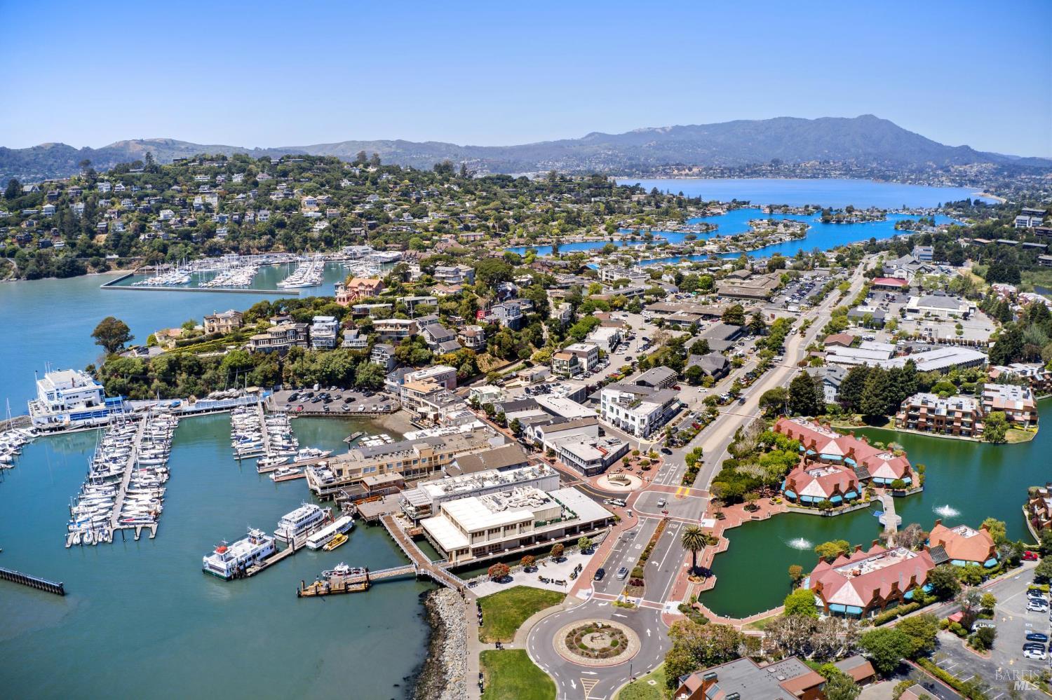 Detail Gallery Image 36 of 47 For 84 Eastview Ave, Tiburon,  CA 94920 - 3 Beds | 2/1 Baths