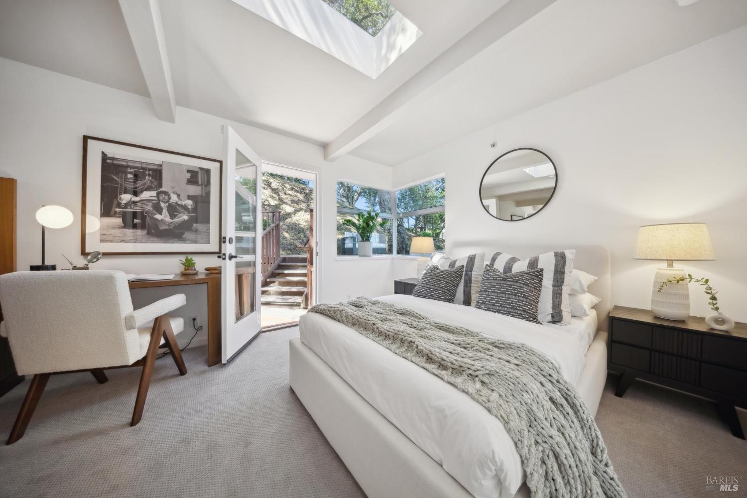 Detail Gallery Image 24 of 47 For 84 Eastview Ave, Tiburon,  CA 94920 - 3 Beds | 2/1 Baths