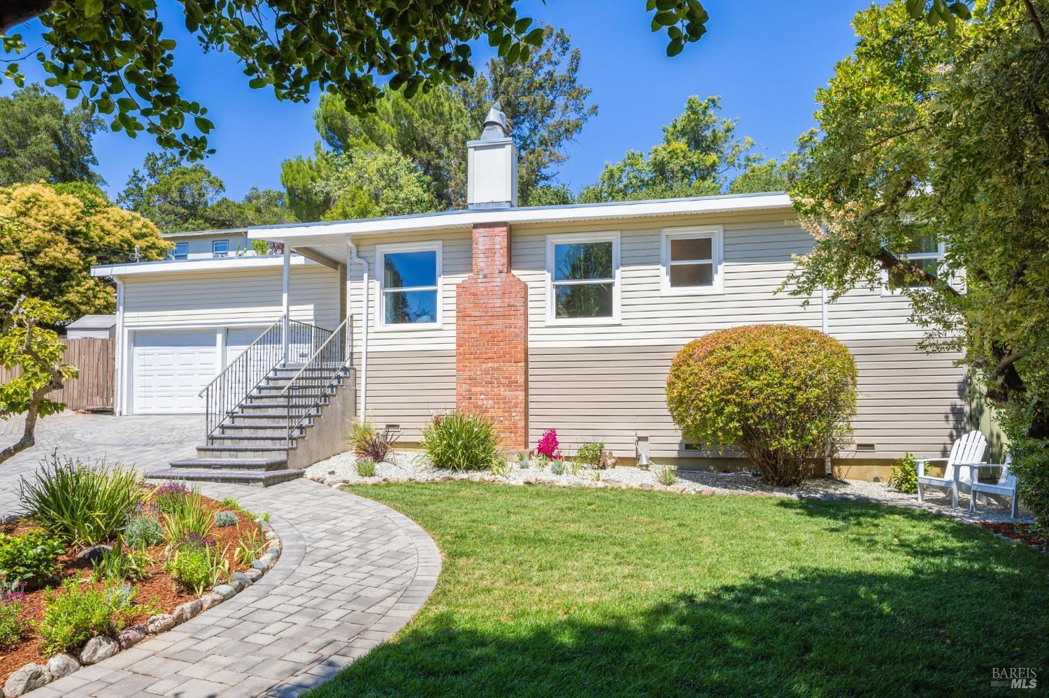 Detail Gallery Image 1 of 41 For 16 Marion Ct, Novato,  CA 94945 - 3 Beds | 1 Baths