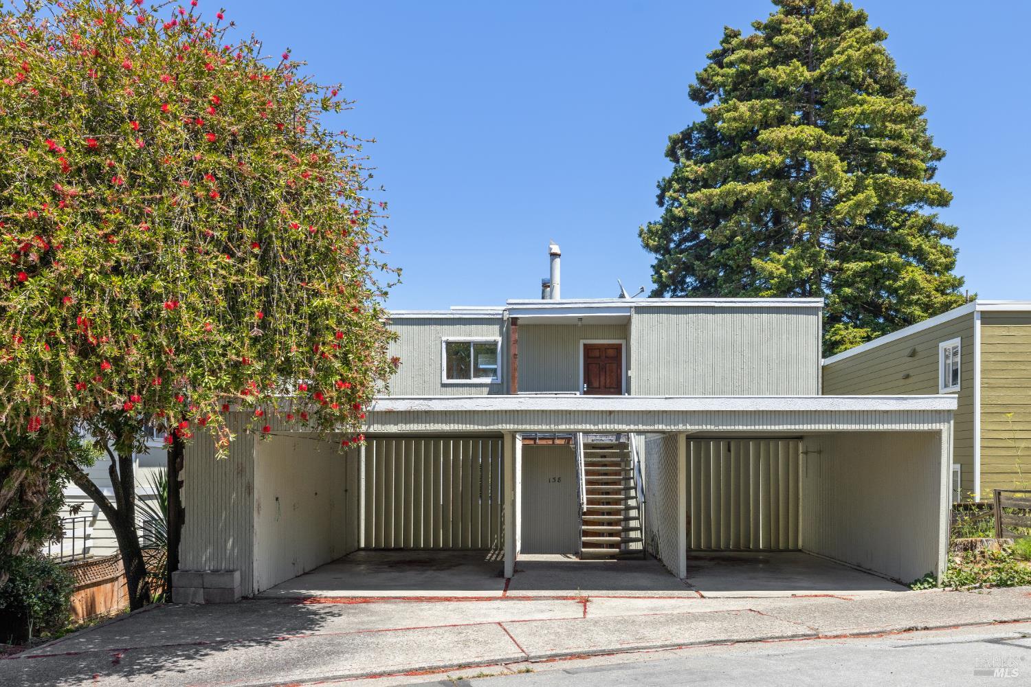 Detail Gallery Image 2 of 11 For 138 Buchanan Dr, Sausalito,  CA 94965 - – Beds | – Baths