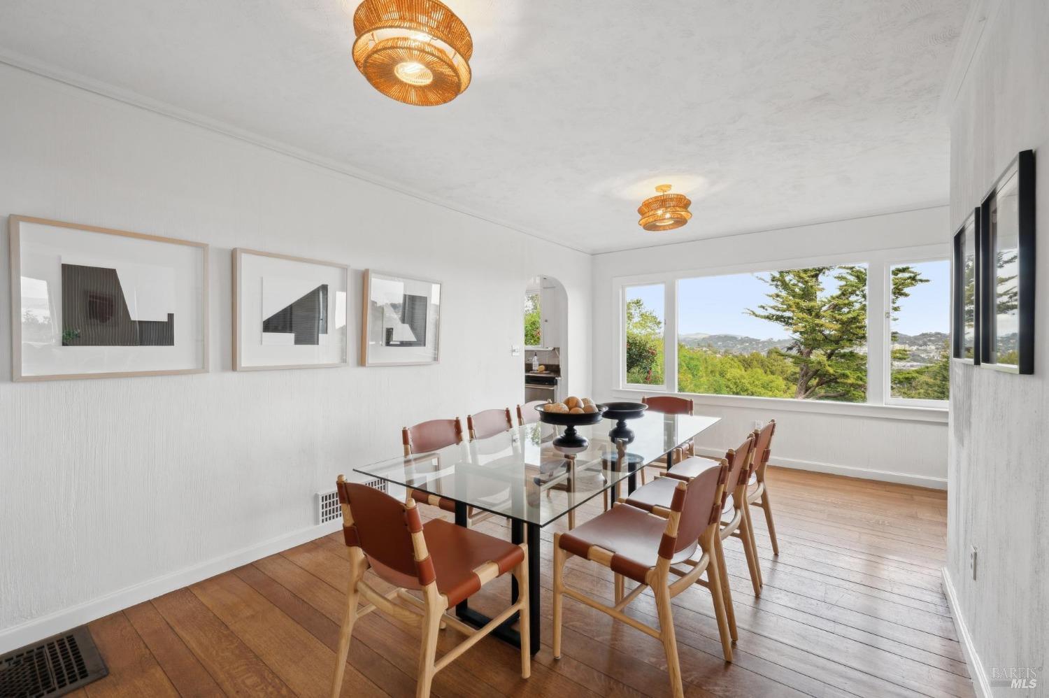 Detail Gallery Image 9 of 70 For 112 Edison Ave, Corte Madera,  CA 94925 - 5 Beds | 3 Baths