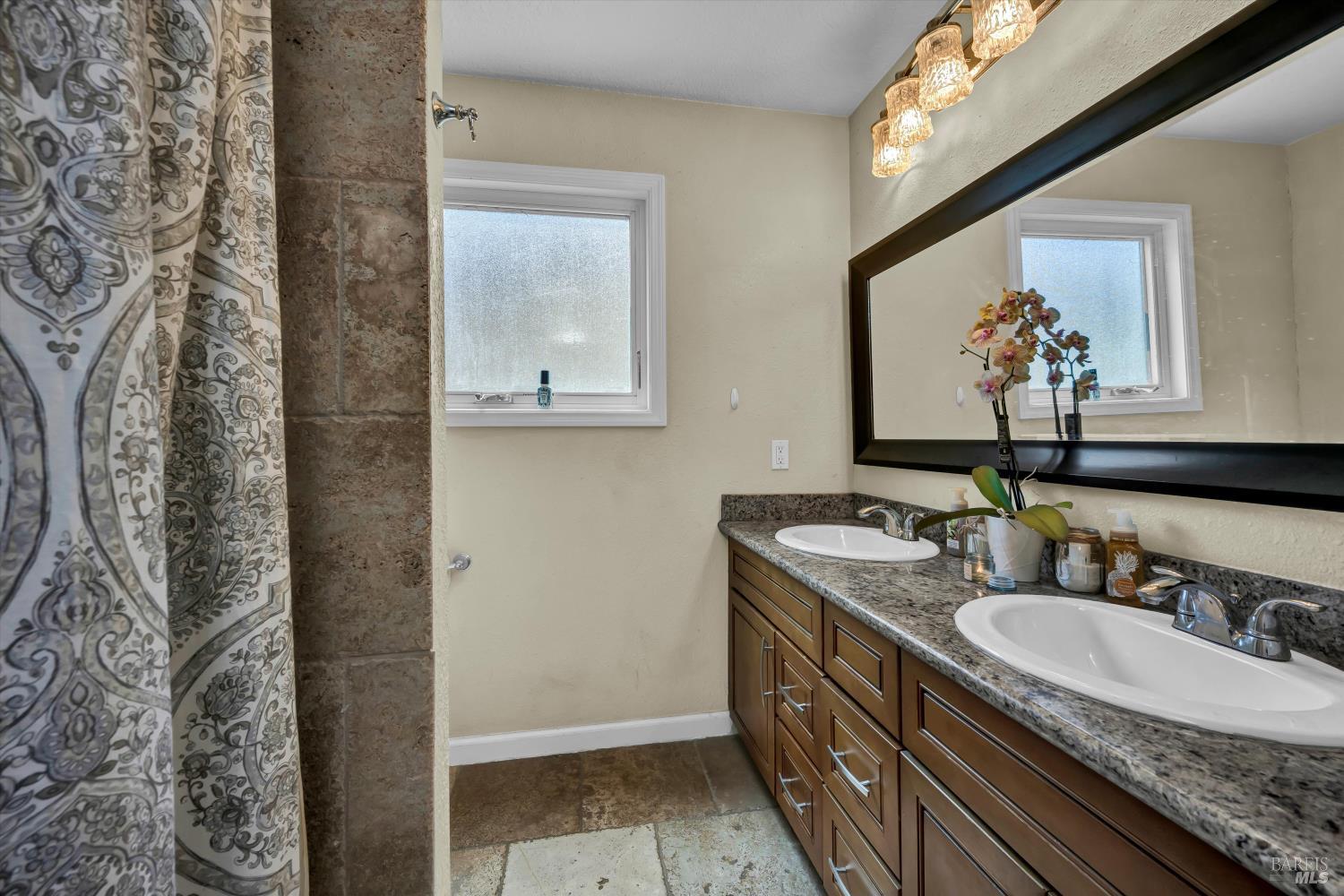 Detail Gallery Image 26 of 38 For 1018 Easum Dr, Napa,  CA 94558 - 3 Beds | 2 Baths