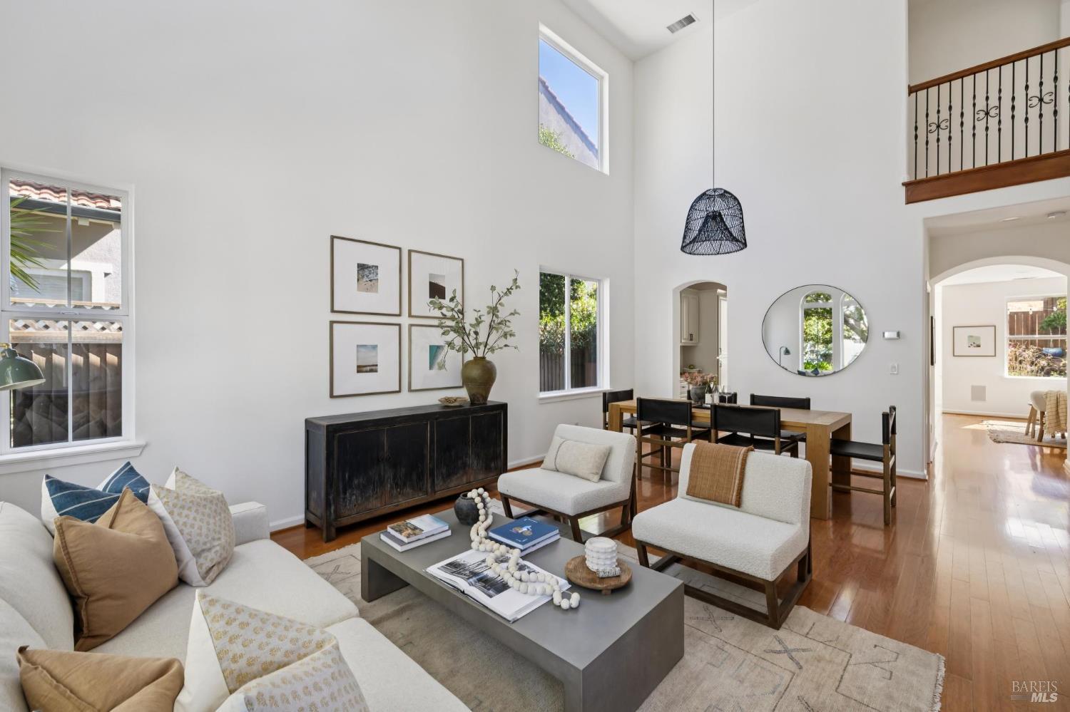 Detail Gallery Image 8 of 52 For 24 Sunny Cove Dr, Novato,  CA 94949 - 5 Beds | 3/1 Baths