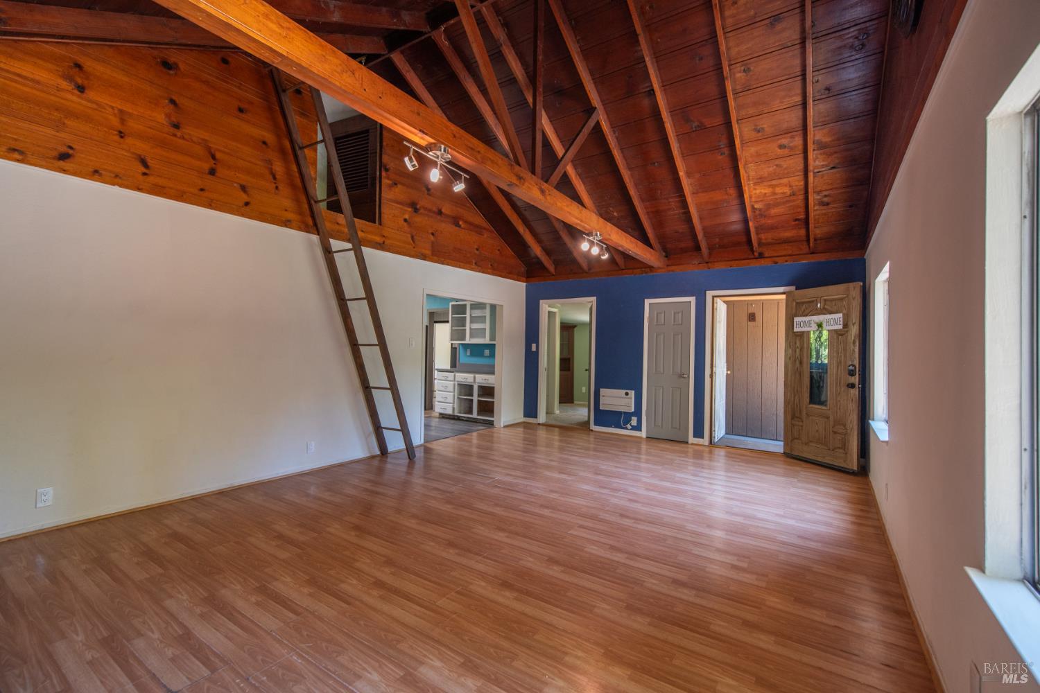 Detail Gallery Image 5 of 25 For 10671 Forest Hills Rd, Forestville,  CA 95436 - 3 Beds | 2 Baths