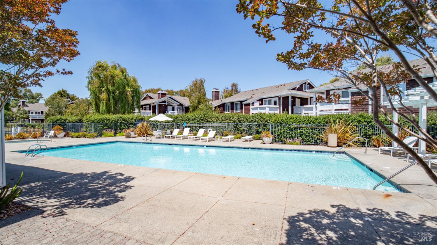 Detail Gallery Image 17 of 24 For 209 E Bayside Ct, Richmond,  CA 94804 - 2 Beds | 2 Baths