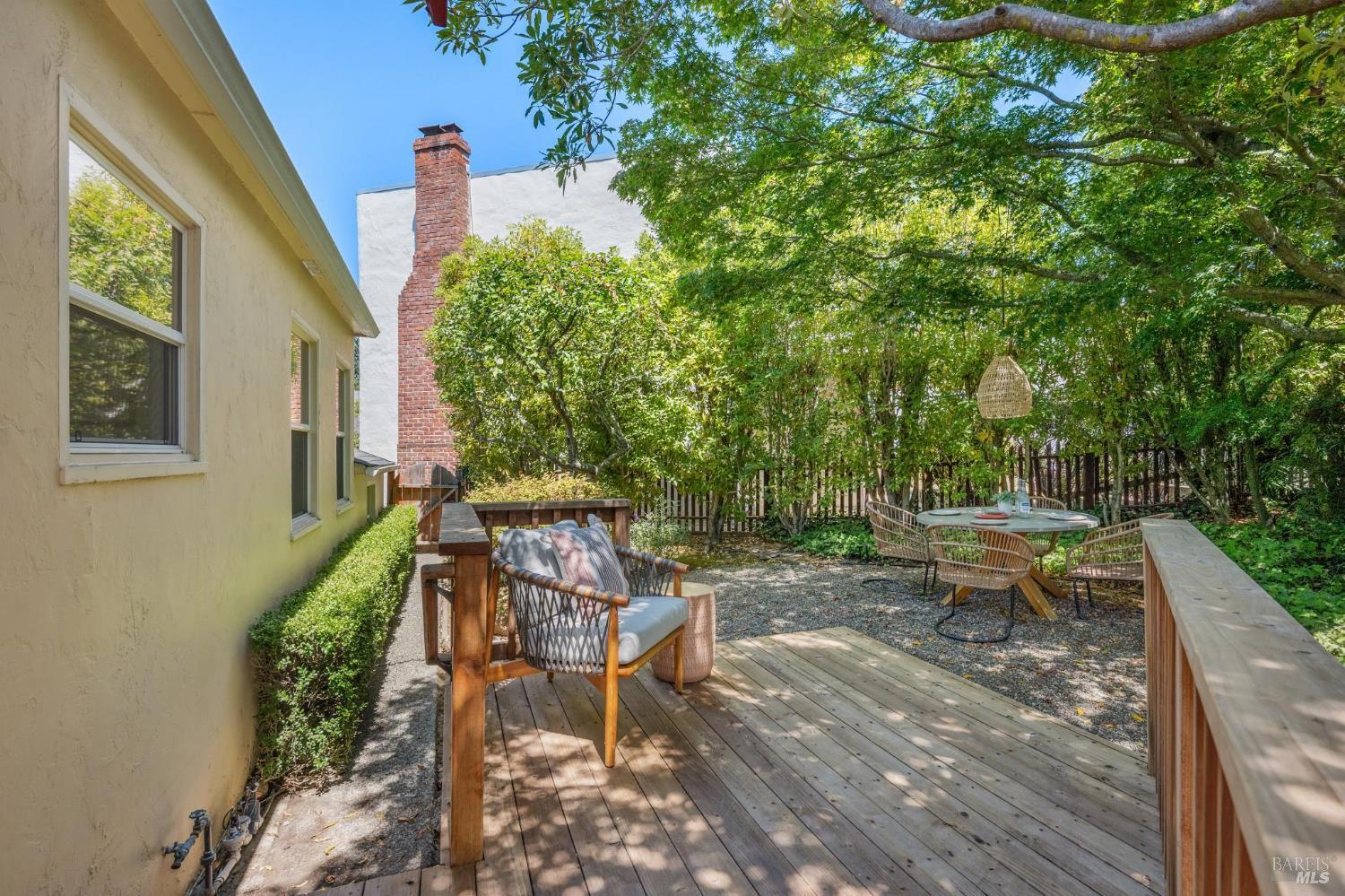 Detail Gallery Image 20 of 38 For 224 Elm Ave, Mill Valley,  CA 94941 - 2 Beds | 1 Baths