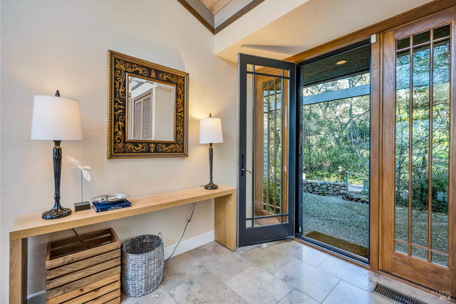 Detail Gallery Image 9 of 21 For 522 Meadowood Ln, Saint Helena,  CA 94574 - 2 Beds | 3 Baths
