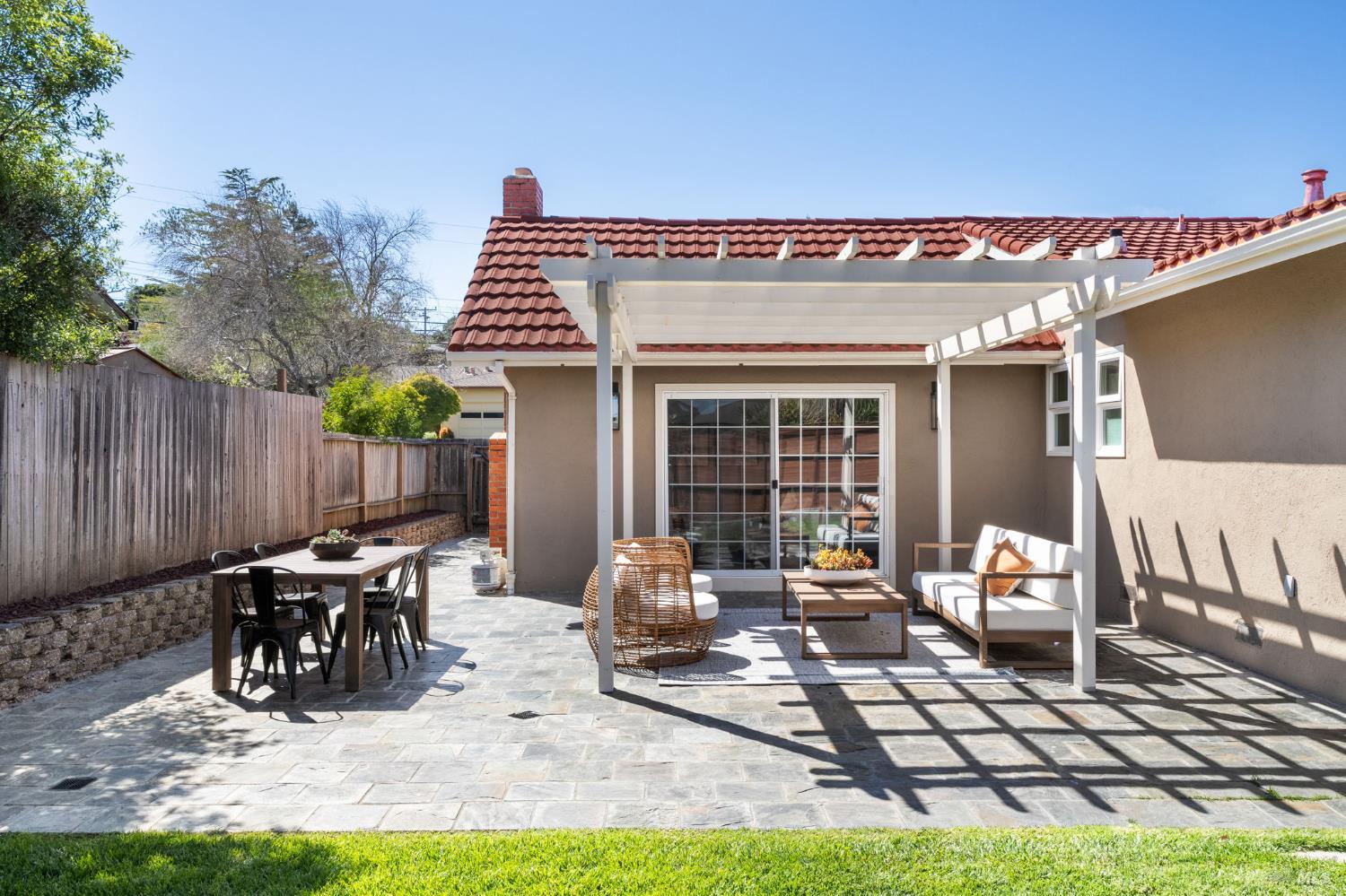 Detail Gallery Image 26 of 27 For 535 Tamarack Dr, San Rafael,  CA 94903 - 3 Beds | 2 Baths
