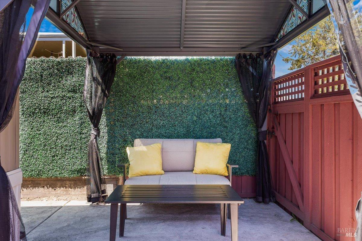 Detail Gallery Image 31 of 35 For 318 Rustic Ln, Rohnert Park,  CA 94928 - 2 Beds | 2 Baths