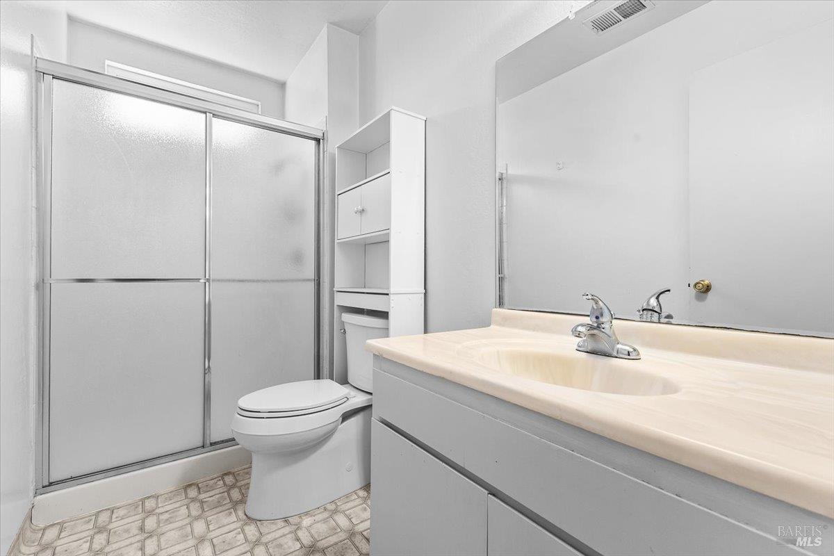 Detail Gallery Image 11 of 19 For 4910 Cheryl Ct, Santa Rosa,  CA 95409 - 3 Beds | 2 Baths