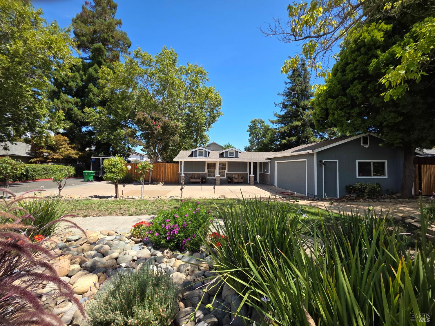 Detail Gallery Image 1 of 32 For 3606 Linda Vista Ave, Napa,  CA 94558 - 3 Beds | 2 Baths