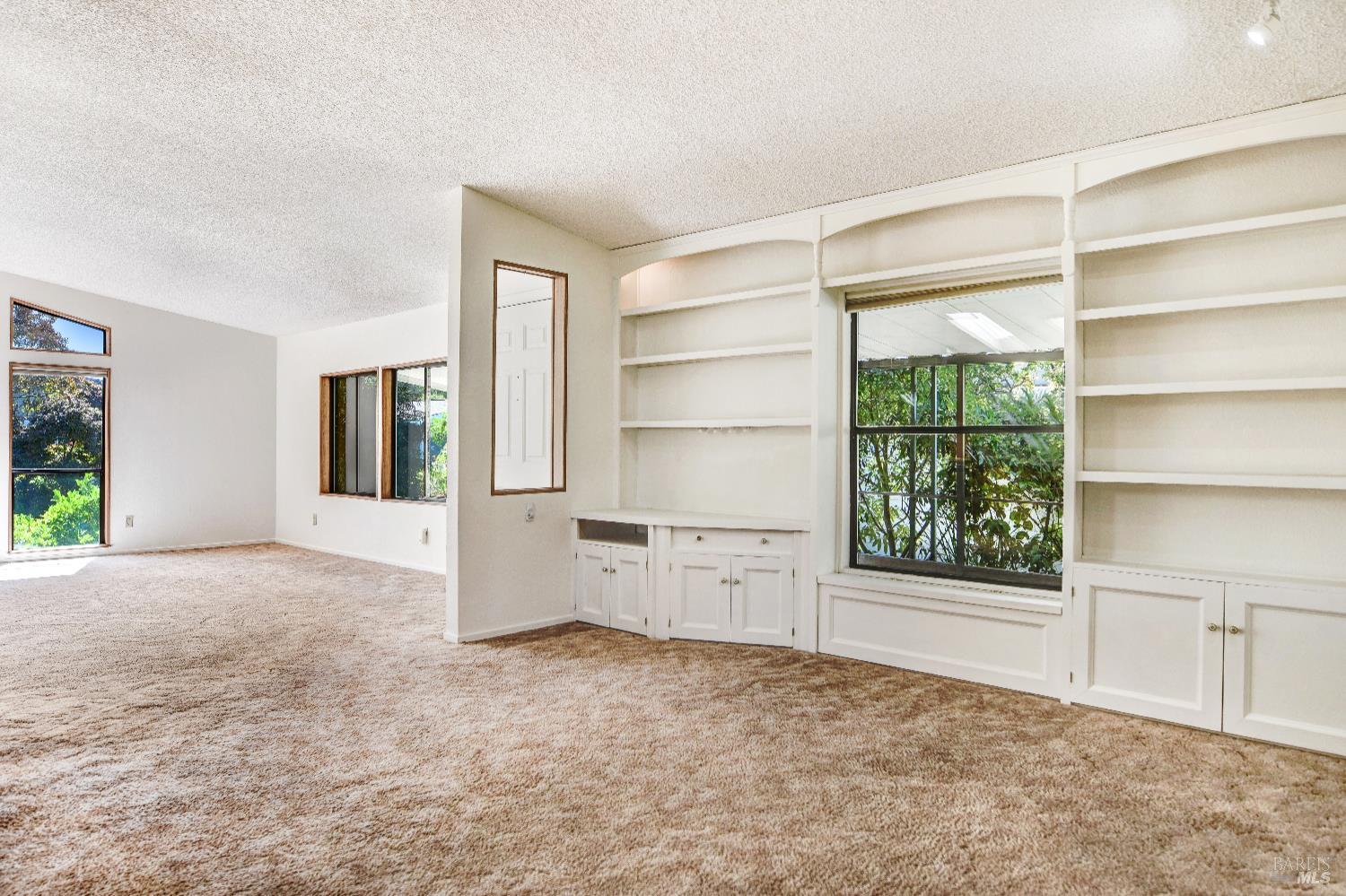 Detail Gallery Image 6 of 21 For 53 Guadalajara Dr, Sonoma,  CA 95476 - 2 Beds | 2 Baths