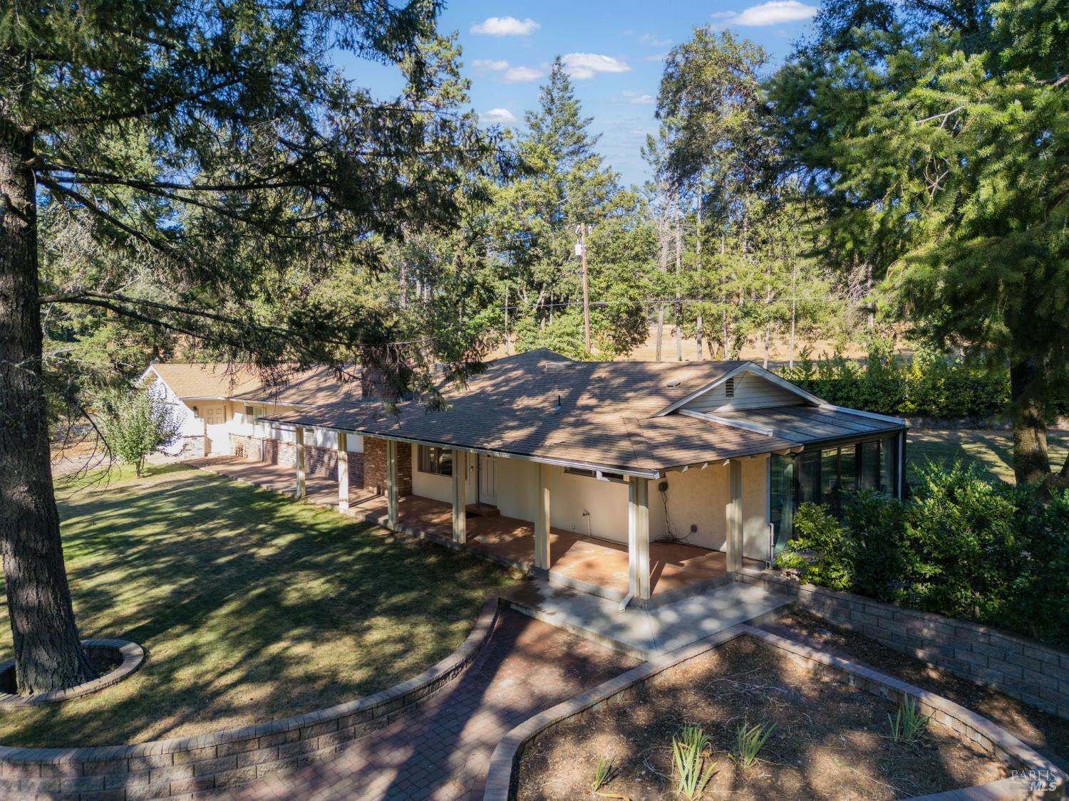 Detail Gallery Image 3 of 41 For 1050 White Cottage Rd, Angwin,  CA 94508 - 3 Beds | 2/1 Baths