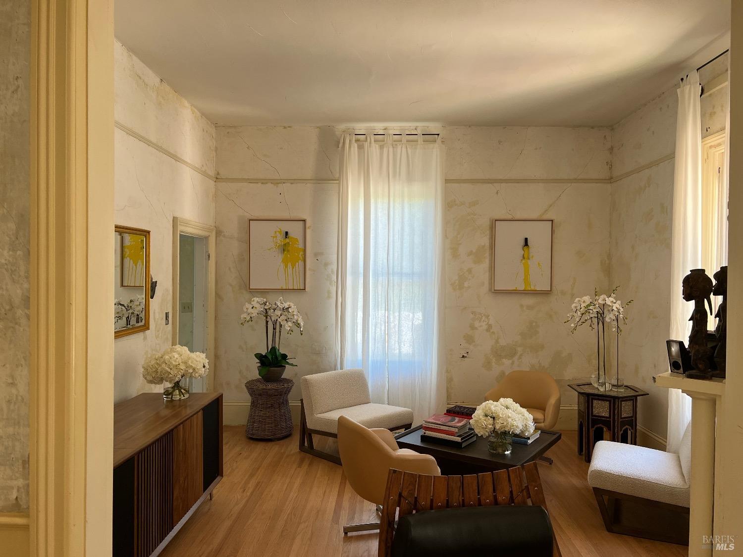 Detail Gallery Image 4 of 25 For 751 Crystal Springs Rd, Saint Helena,  CA 94574 - 5 Beds | 1/1 Baths