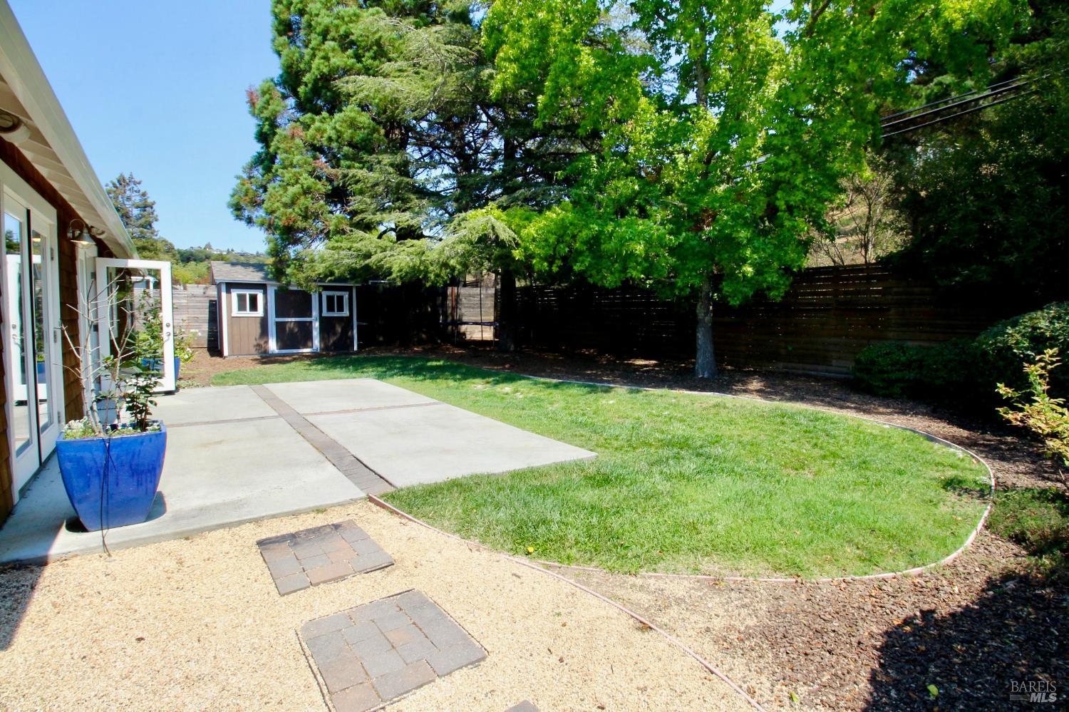 Detail Gallery Image 4 of 18 For 6 Juno Rd, Tiburon,  CA 94920 - 4 Beds | 2 Baths