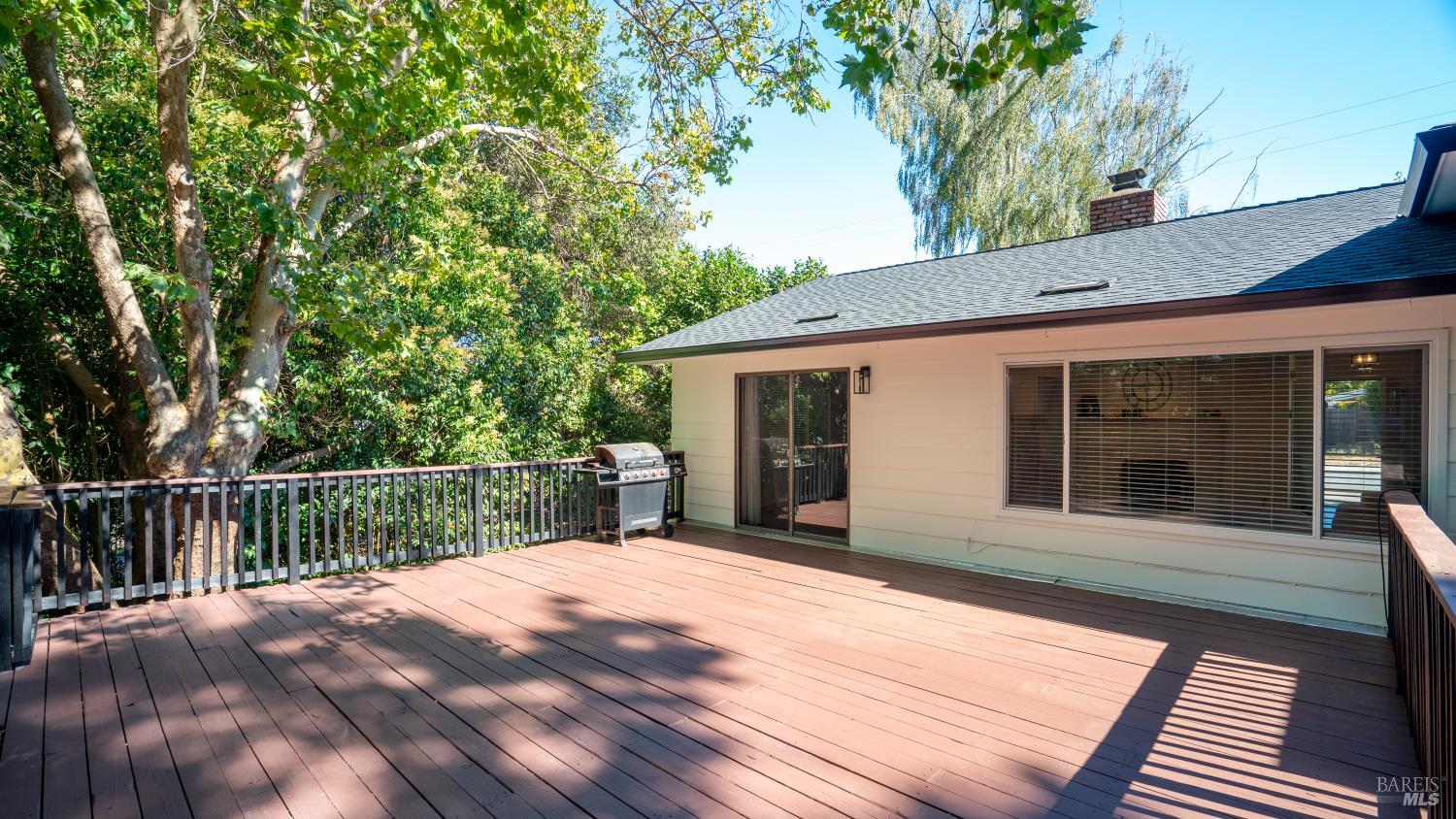 Detail Gallery Image 23 of 35 For 7826 Brookside Ave, Sebastopol,  CA 95472 - 4 Beds | 2/1 Baths