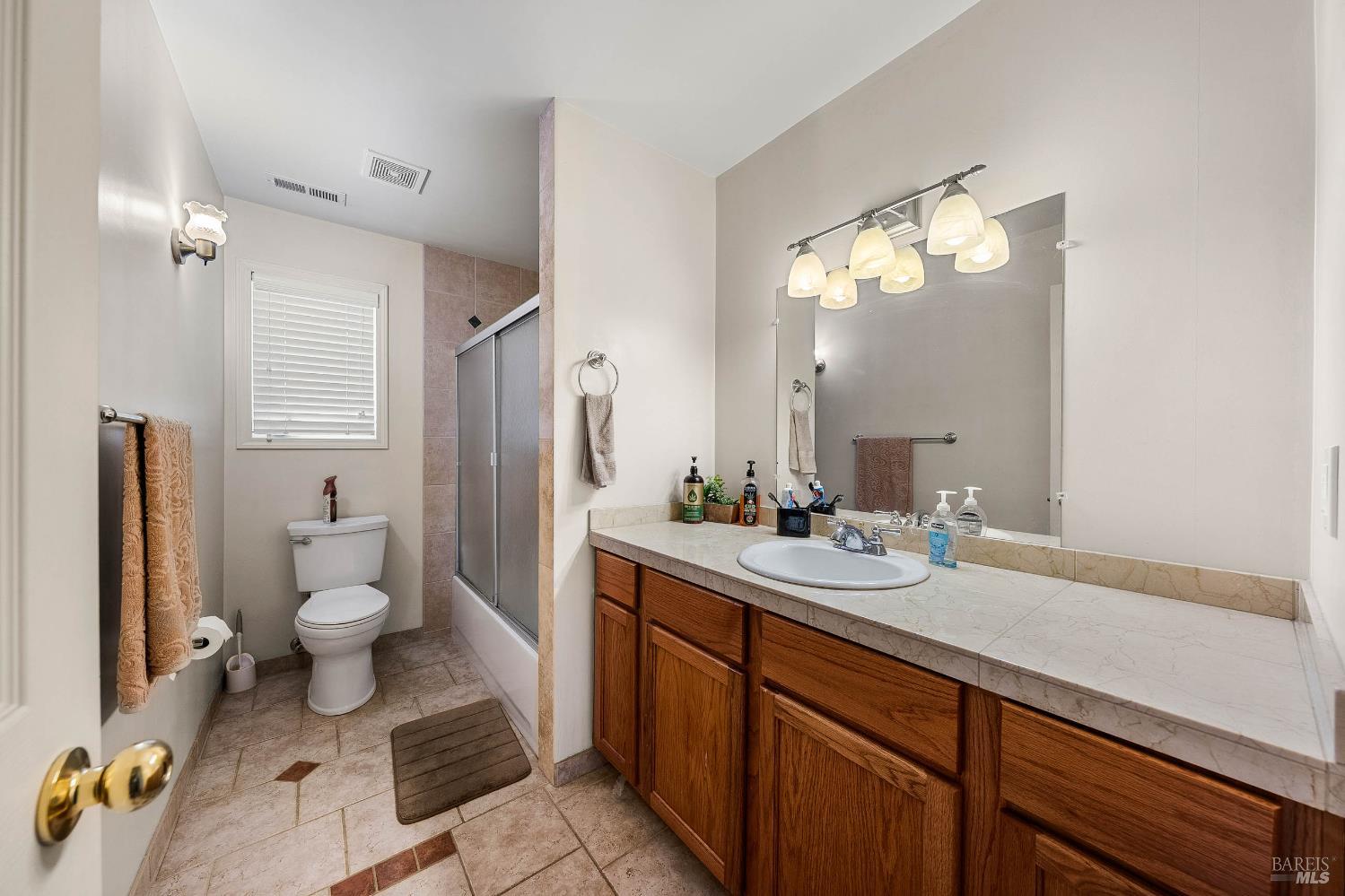 Detail Gallery Image 38 of 56 For 2920 Meadow Creek Rd, Clearlake Oaks,  CA 95423 - 3 Beds | 2/1 Baths