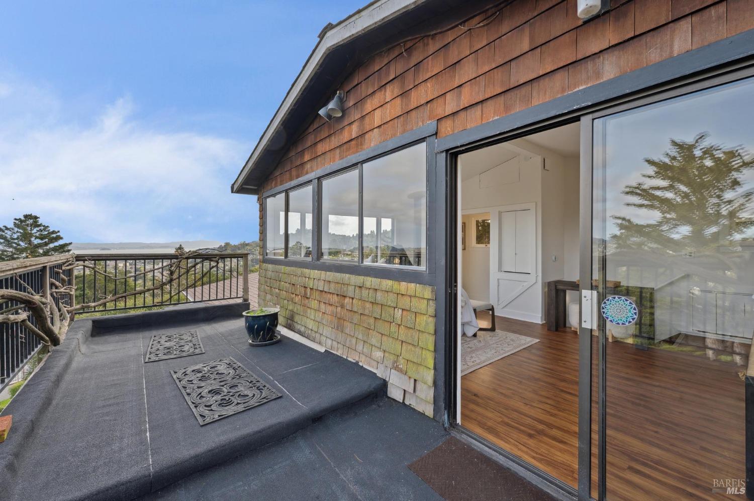 Detail Gallery Image 25 of 70 For 112 Edison Ave, Corte Madera,  CA 94925 - 5 Beds | 3 Baths