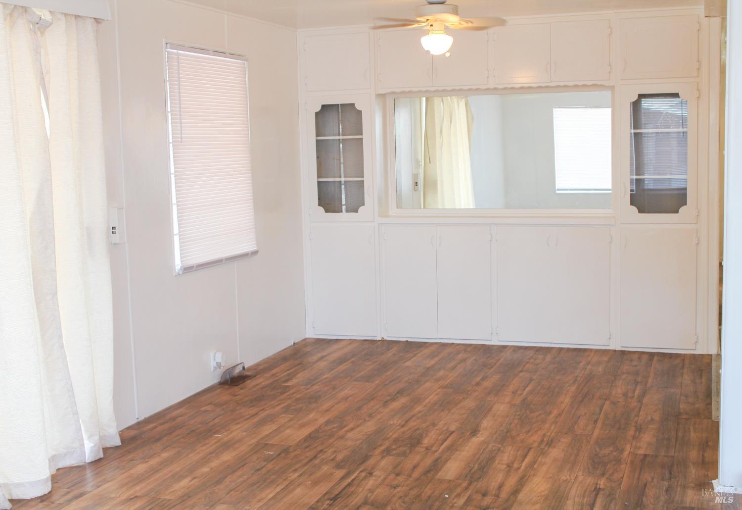 Detail Gallery Image 3 of 7 For 77 Heliotrope St, Vallejo,  CA 94589 - 2 Beds | 2 Baths