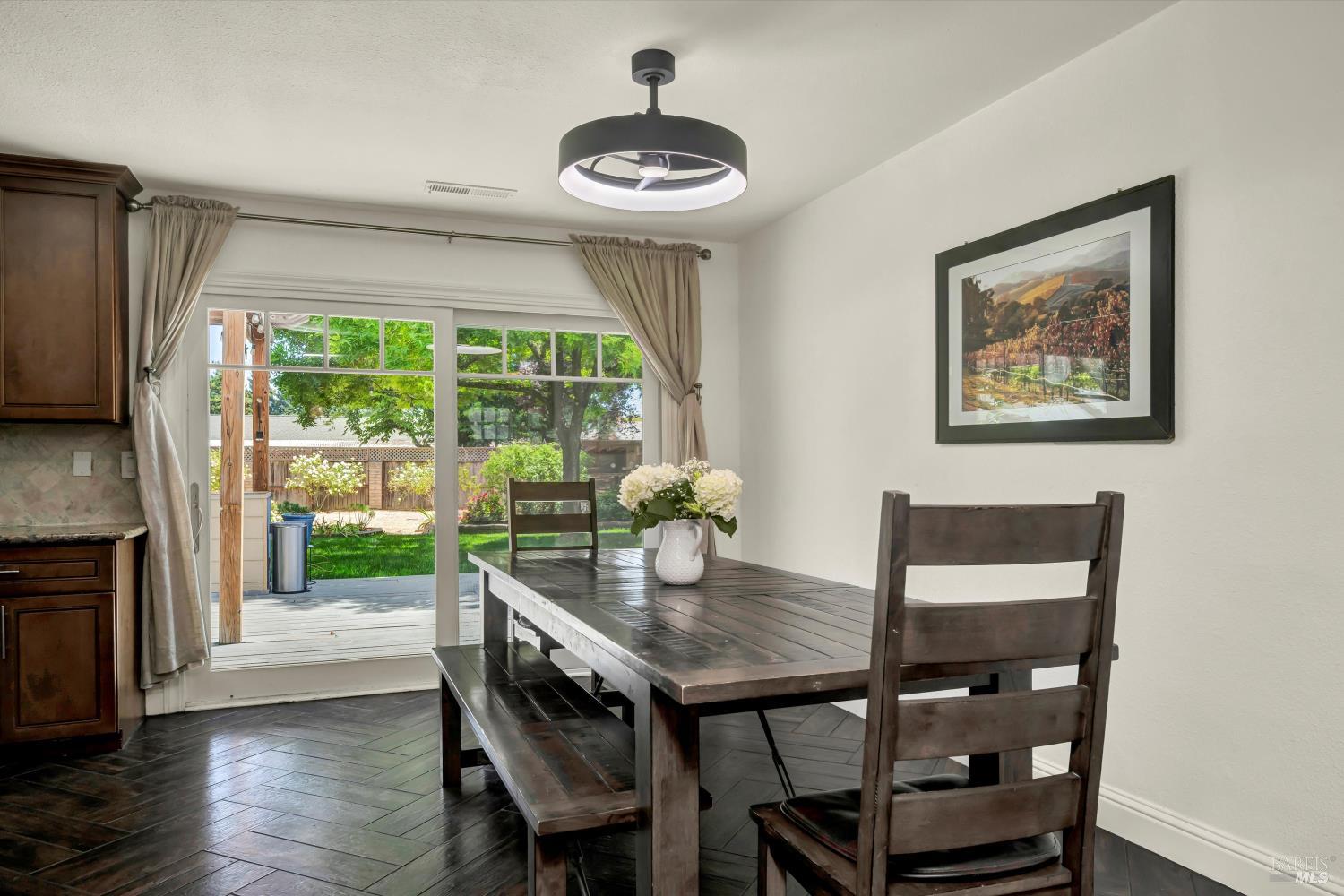 Detail Gallery Image 15 of 38 For 1018 Easum Dr, Napa,  CA 94558 - 3 Beds | 2 Baths