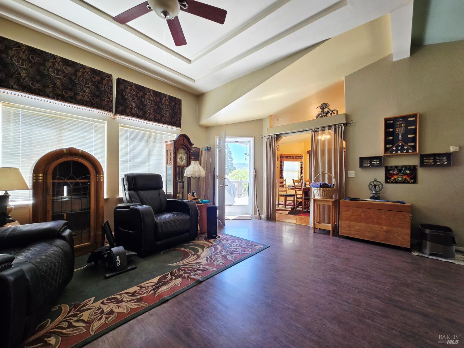 Detail Gallery Image 10 of 32 For 2110 Fern Canyon Rd, Ukiah,  CA 95482 - 3 Beds | 2 Baths