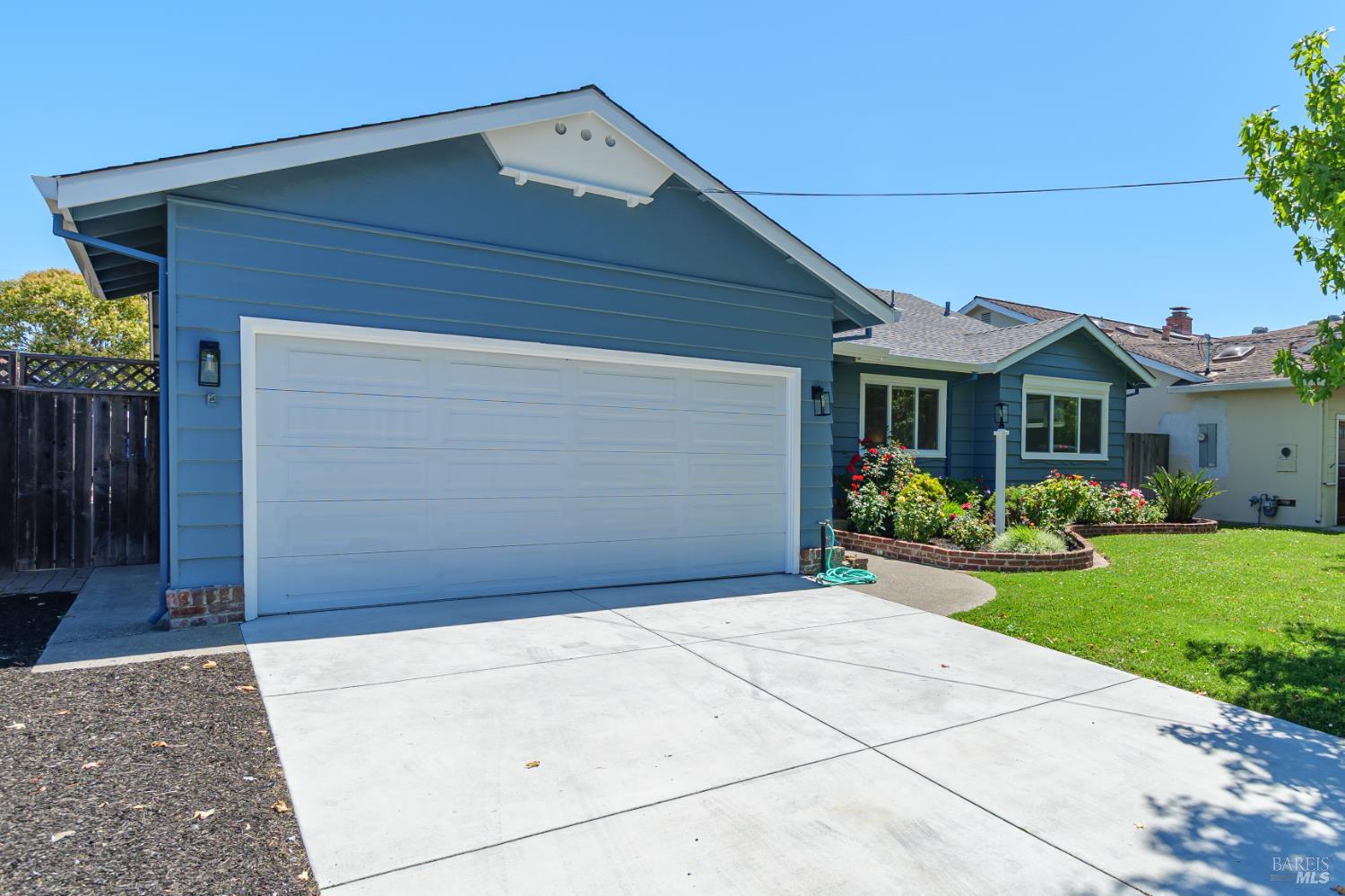 Detail Gallery Image 4 of 38 For 160 Golden Hind Psge, Corte Madera,  CA 94925 - 3 Beds | 2 Baths
