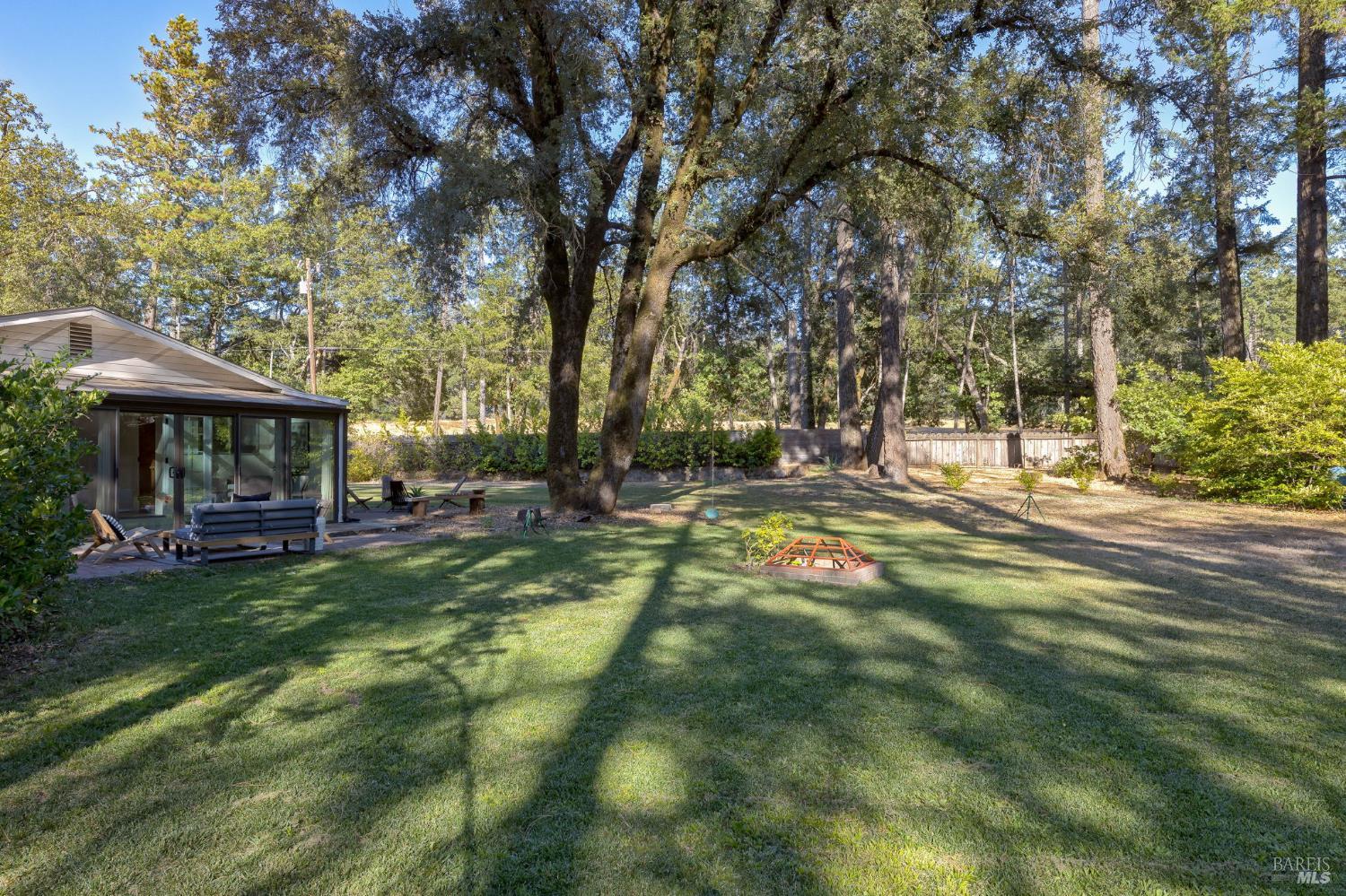 Detail Gallery Image 24 of 41 For 1050 White Cottage Rd, Angwin,  CA 94508 - 3 Beds | 2/1 Baths