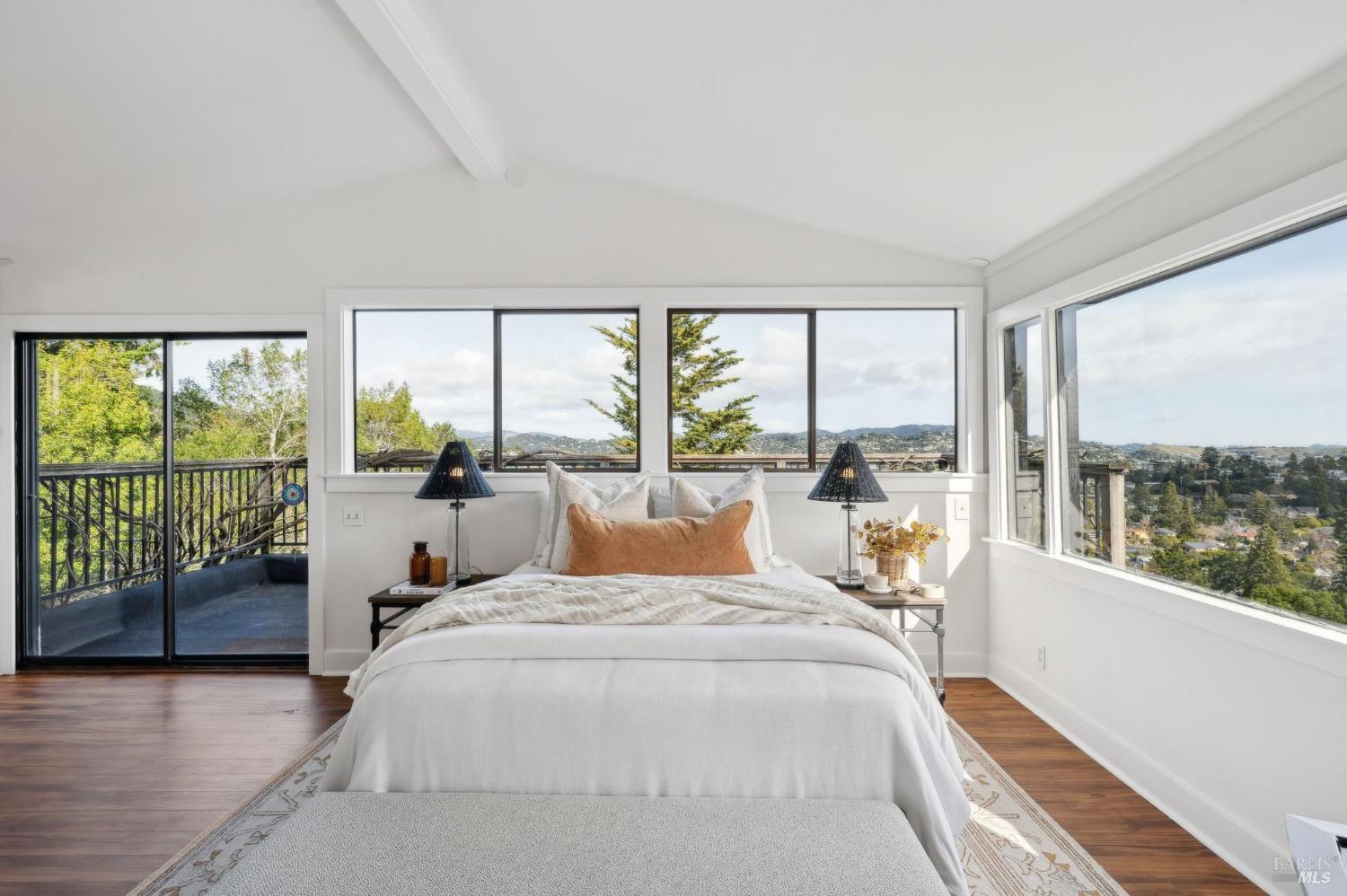Detail Gallery Image 17 of 70 For 112 Edison Ave, Corte Madera,  CA 94925 - 5 Beds | 3 Baths
