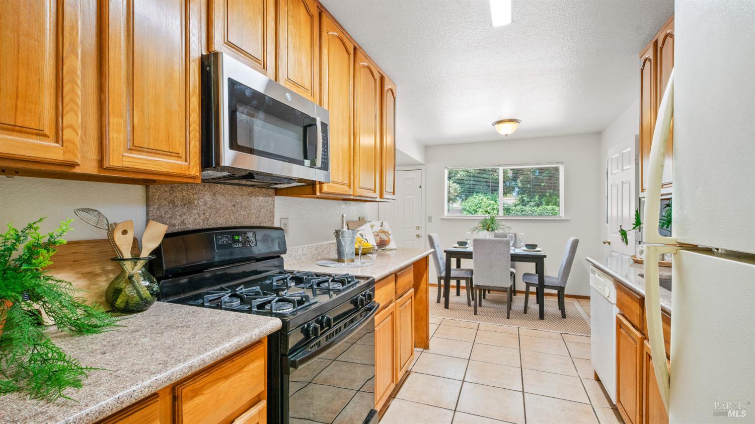Detail Gallery Image 3 of 43 For 1754 Utah St, Fairfield,  CA 94533 - 4 Beds | 2 Baths