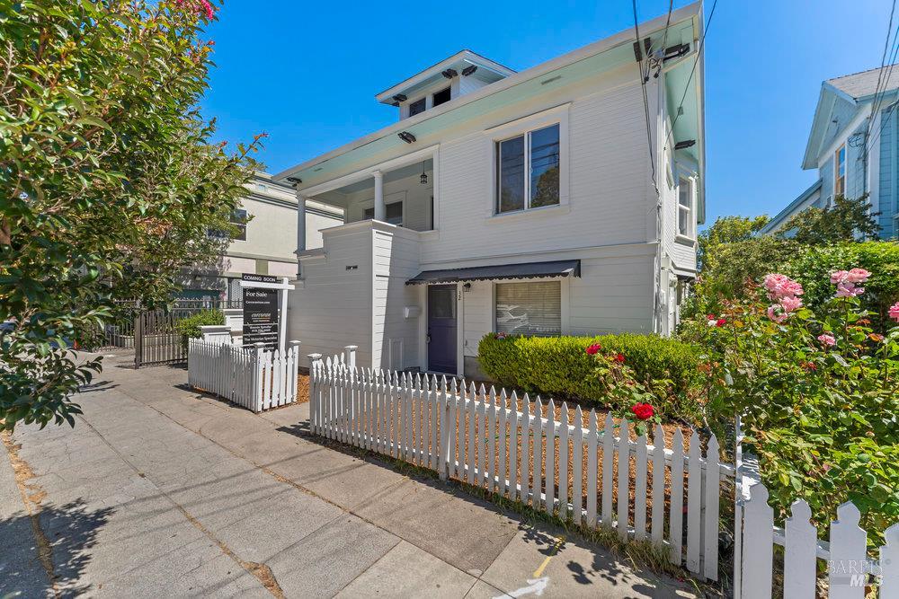 Detail Gallery Image 14 of 78 For 30 Liberty St, Petaluma,  CA 94952 - – Beds | – Baths
