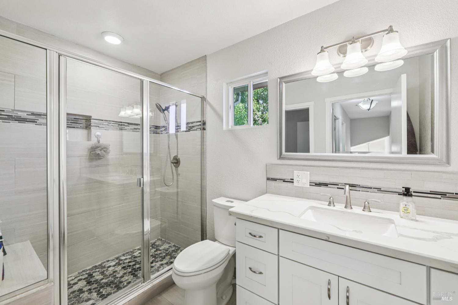 Detail Gallery Image 17 of 33 For 205 W Cherry St, Dixon,  CA 95620 - 3 Beds | 2 Baths