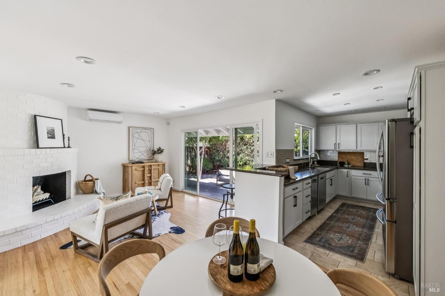 Detail Gallery Image 17 of 46 For 296 Elvia Ct, San Rafael,  CA 94903 - 3 Beds | 2 Baths