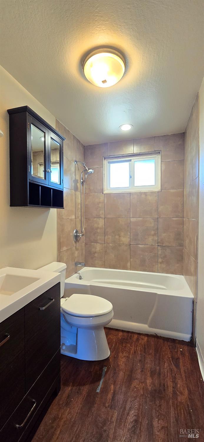 Detail Gallery Image 9 of 13 For 1296 Balsam Way, Vacaville,  CA 95687 - 3 Beds | 1 Baths